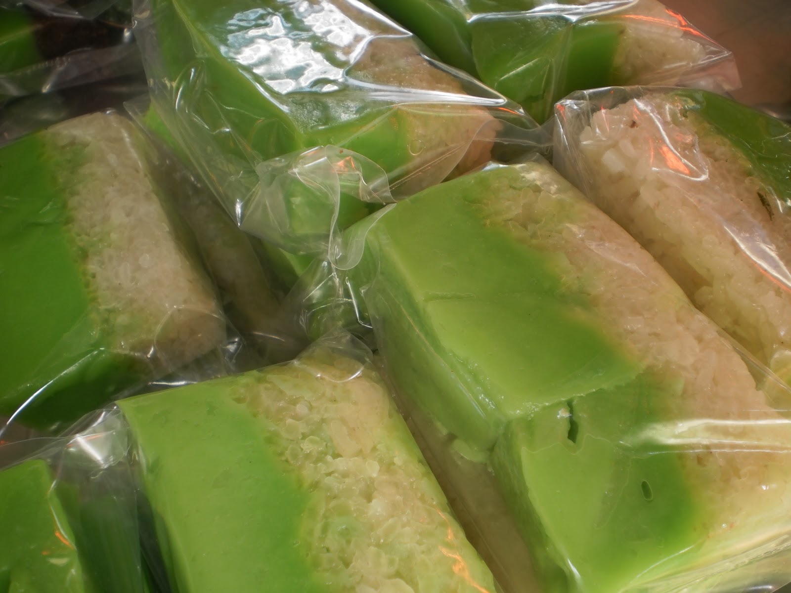 Something by tauhhid: A FOODIE'S TAKE ON.粿 koé (kuih)