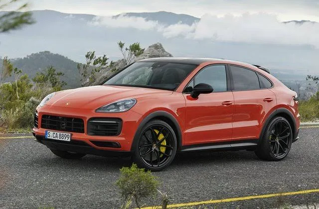 2020 Porsche Cayenne Coupe front view