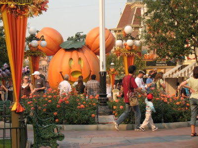 halloween at disneyland