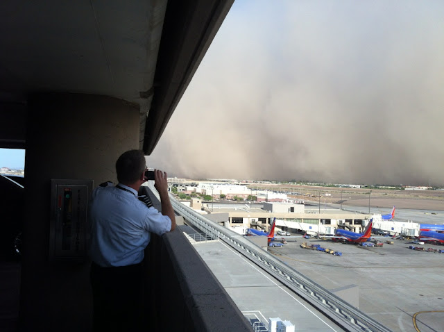 PHX Sky Harbor Airport Haboob Southwest Airlines Capn Aux