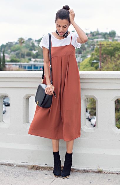 Vestido com camiseta por baixo