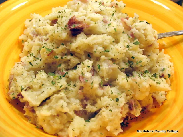 Buca Garlic Mashed Potatoes at Miz Helen's Country Cottage