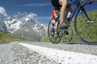 Radfahrer in den Bergen