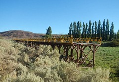 Brücke im Abseits