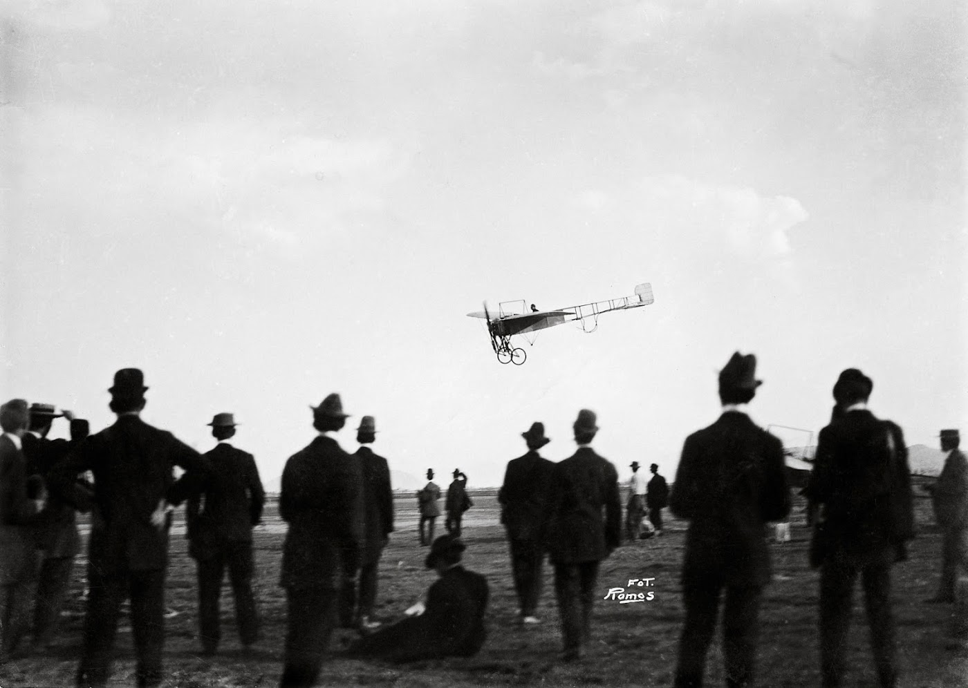 Flight of a Blériot aircraft