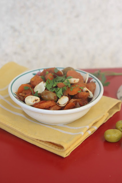 Cuillère et saladier : Tajine de carottes aux olives