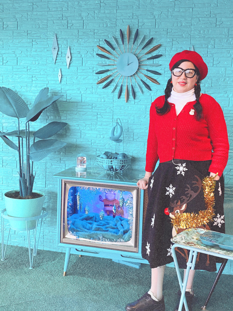 A Vintage Nerd, Retro Christmas, TWA Hotel Christmas, 1950's Kitschy Christmas, Unique Vintage Reindeer Skirt, Retro Christmas Inspiration, Vintage Mom, Vintage Christmas