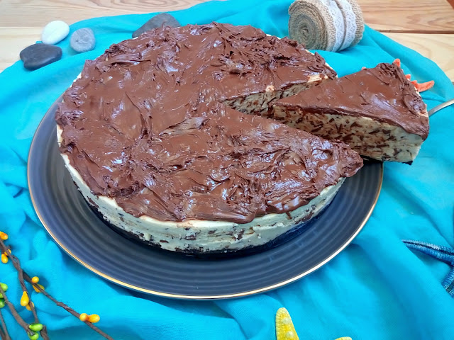 Tarta Stracciatella. Postre de verano sin horno. Cuca