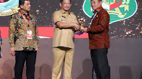 Wali Kota Tanjungbalai Terima Penghargaan UHC Award BPJS RI