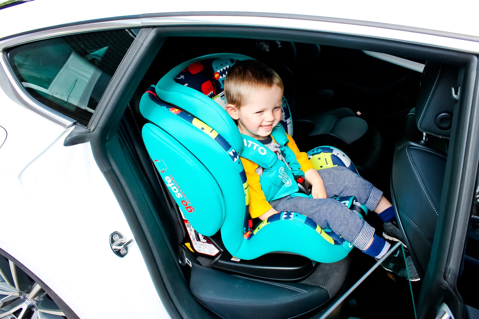 cosatto hug, cosatto hug review, cosatto hug isofix, isofix car seat, 