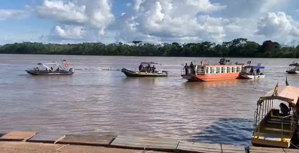 Porto fluvial de Guajará-Mirim é reaberto; embarcação 'sequestrada' foi escoltada até o Brasil