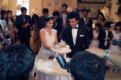 images of riteish deshmukh and genelia dsouza's wedding cake photos