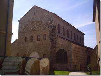 Saint-Pierre-aux-Nonnains-basilica-600x450