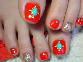 acrylic extensions on big toes LED polish in Red-A-Kill tapped in big gold glitz for feats and embellishments provided by the Bride to Be nails art design
