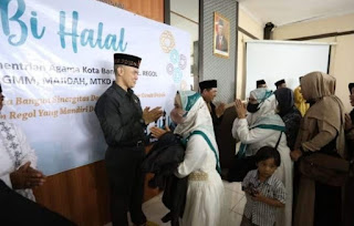 Edwin Sanjaya Isi Tausyah dan Halal Bihalal di Kecamatan Regol Kota Bandung