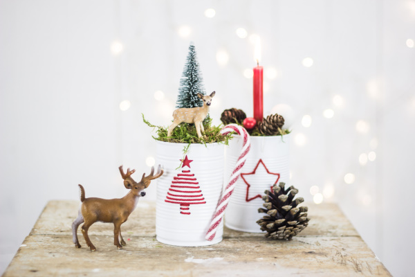 Upcycling DIY zu Weihnachten: Aus Dosen Deko basteln | by titatoni