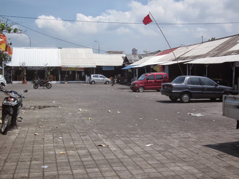 Tempat Wisata Pantai Lebih Gianyar Bali