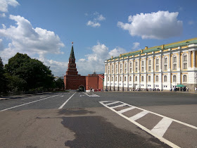 Torre Borovitskaya y Edificio de la Armería - Kremlin - Moscu - Rusia Torre Borovitskaya y Edificio de la Armería - Kremlin - Moscu - Rusia
