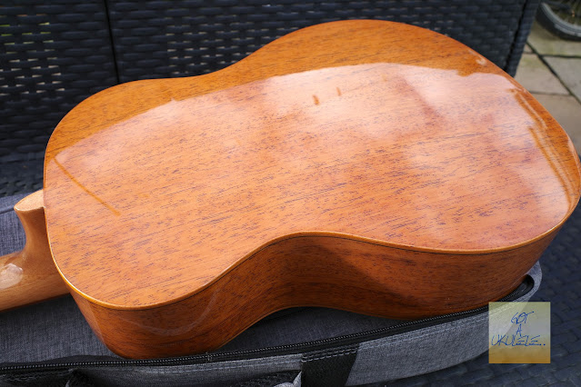 Snail SUB-M1 Baritone Ukulele back