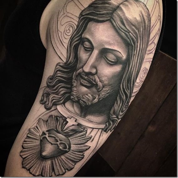 complexe_jsus-bras_tatouage