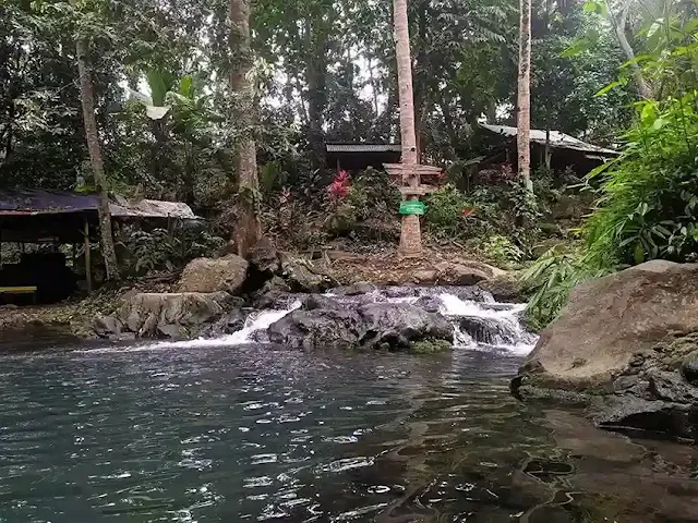 kolam pemandian di wisata goa sodong