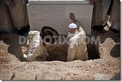 1397824443-ultraorthodox-jewish-funeral-held-in-jerusalem_4500303