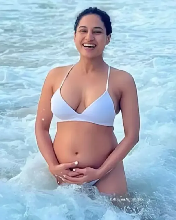 pooja ramachandran bikini pregnant indian actress