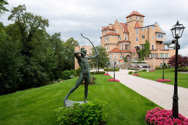 Schloss Mönchstein