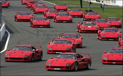 Engine World: World's Largest Parade of Ferrari Cars