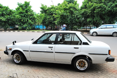 Toyota Corolla DX Retro Modif Putih