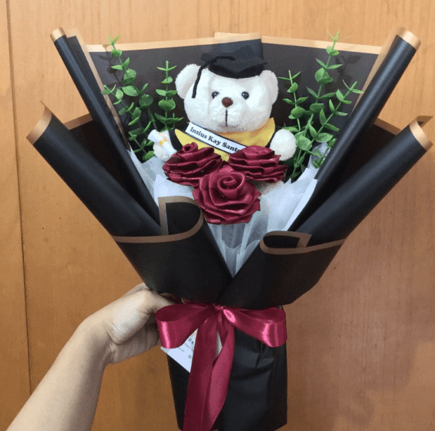 Hadiah Untuk Pacar Wisuda