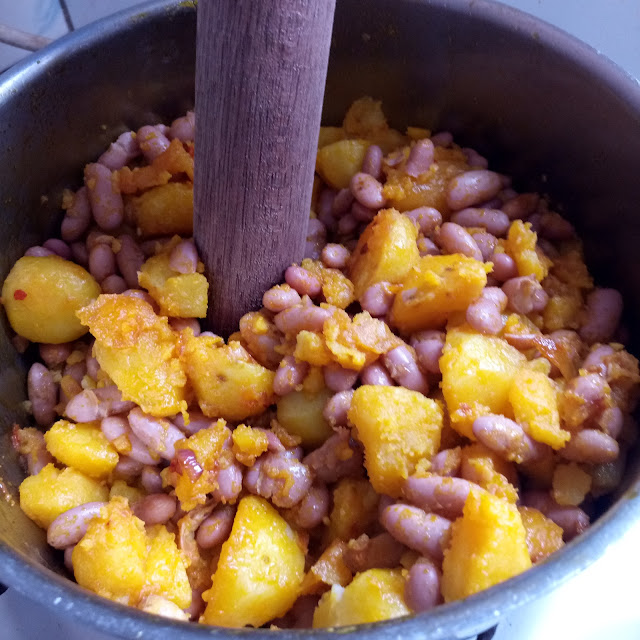 Pommes Pileés (Pounded Irish Potatoes & Beans)