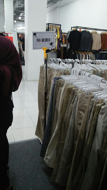 Tempat Thrifting di Jakarta Yang Harus Kamu Tahu