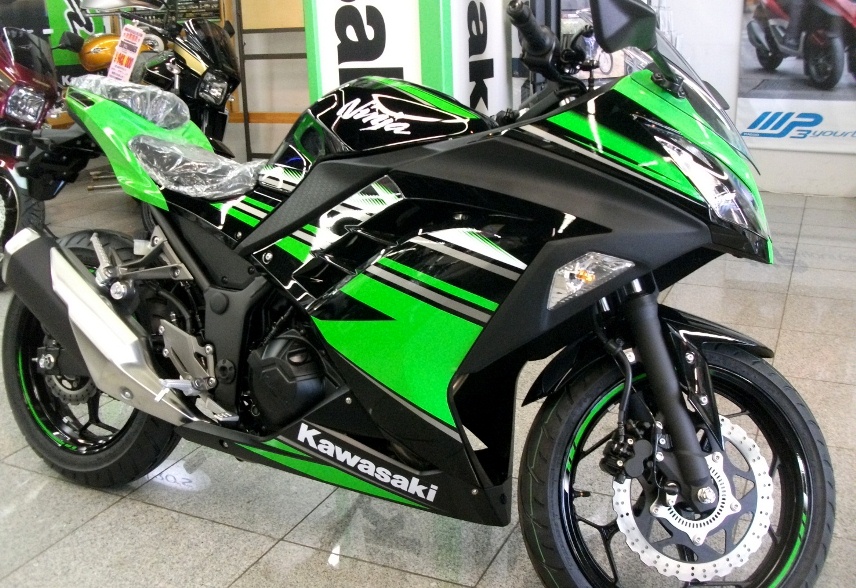 Mungkinkah jika Kawasaki memproduksi Ninja 250 Fi dengan 4 