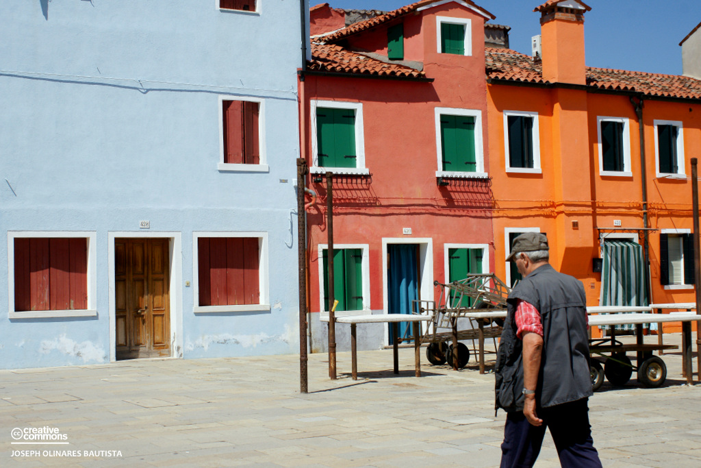 A quiet afternoon in Burano. Venice, Italy. / Photo by: Joseph Bautista. A free travel stock photo licensed under Creative Commons.