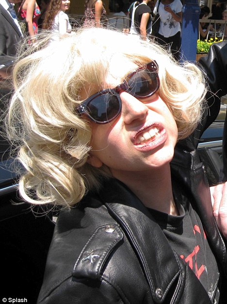 lady gaga without makeup and wig 2011. lady gaga no makeup and no wig