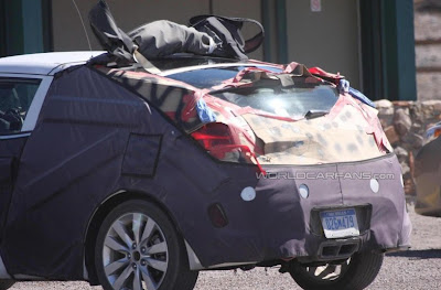 There are new spy photos of 2012 Hyundai Veloster