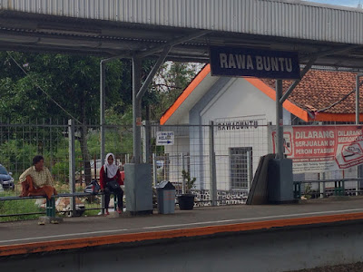 stasiun kereta api rawa buntu