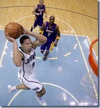 Dunking with two hands