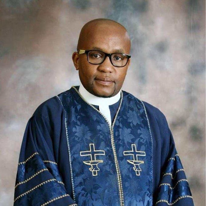Rev. Bassie Obakeng P. Jackals slumped and dies during Sermon (video)