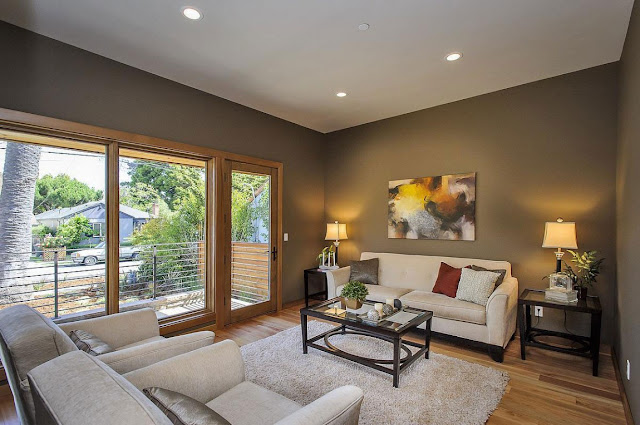 Sitting area in the Contemporary Style Home in Burlingame