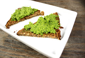 Oppskrift Persillepesto Hjemmelaget Pesto Bladpersille Vegansk Valnøtter Pålegg