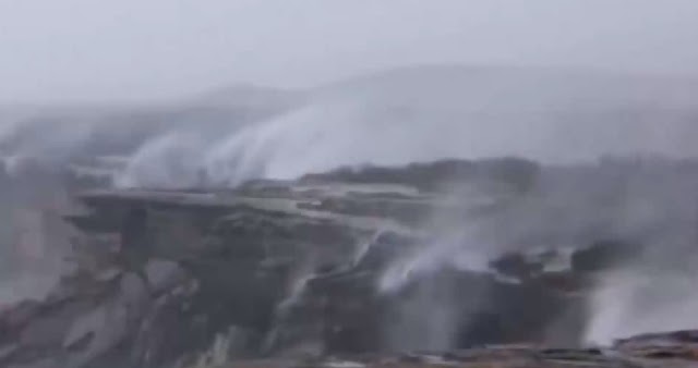 Australia: Provocan fuertes vientos  'cataratas invertidas' (video)