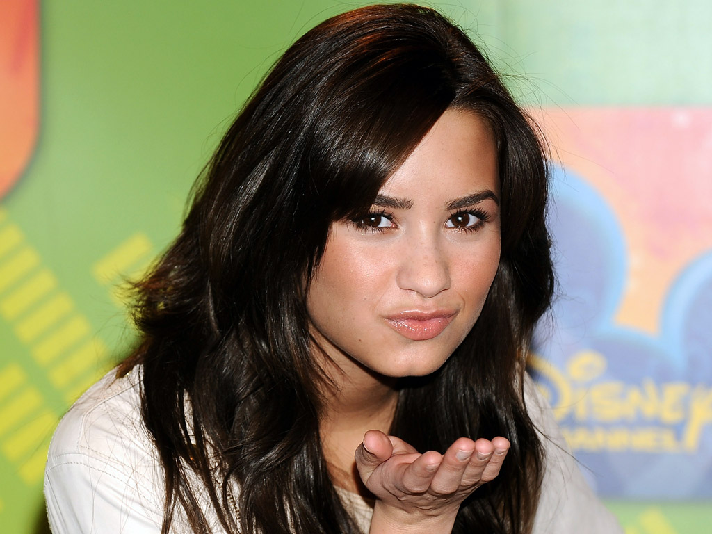 Demi Lovato Wallpapers