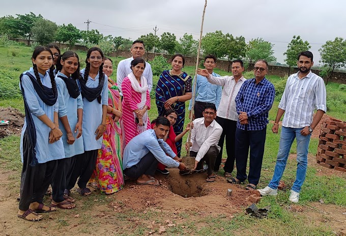 जन्मदिन पर शाला में पौधरोपण के साथ वाटर डिस्पेंसर किया भेंट