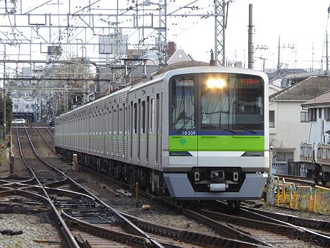 京王電鉄　快速　京王多摩センター行き17　都営10-300R形310F・320F・330F・360F