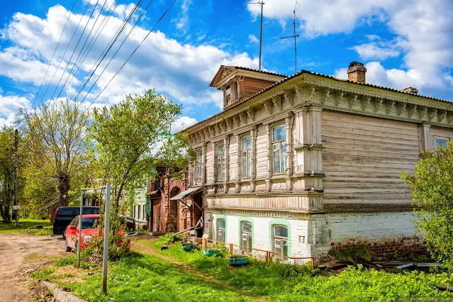 Старый полукаменный дом