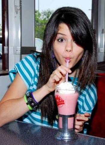  Selena Gomez Flawless Hair 