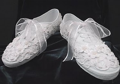 white lace wedding shoes