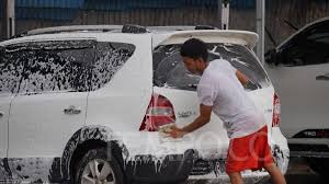 Cuci Mobil Alangkah Baiknya dari Bagian Atas atau Bawah Dahulu?